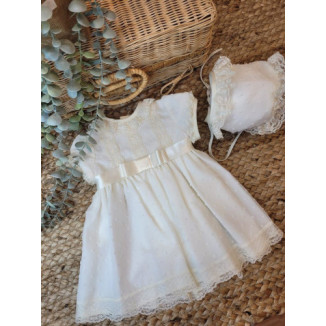 VESTIDO BAUTIZO DE ORGANZA Y PLUMETI CON LAZADA EN RASO Y CAPOTA beige-bco roto