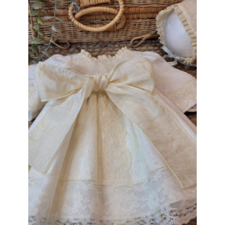 VESTIDO BAUTIZO LINO CON PUNTILLA MANGA LARGA CON CAPOTA beige x