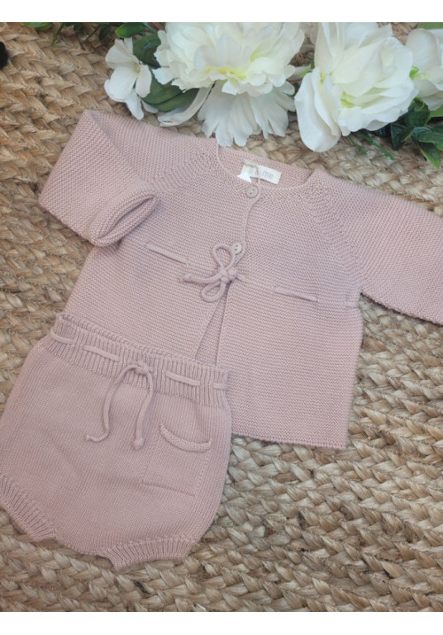 CONJUNTO BEBE TRICOT REBECA DOS BOTONES CON CULETIN BOLSILLO PALE ROSE rosa