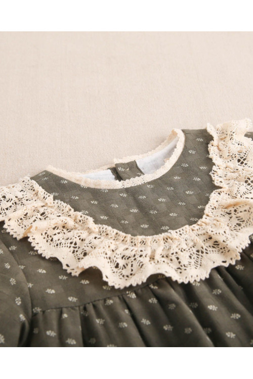 Vestido Niña Estampado Hojas. Verde Oscuro