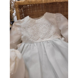 VESTIDO CON CAPOTA CEREMONIA FALDA VERDE MANGA FRANCESA beige