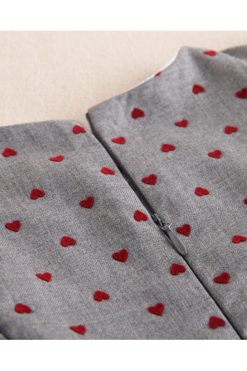 Vestido Niña Estampado Corazón Granate. Color  Gris Oscuro