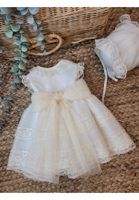 VESTIDO BAUTIZO ORGANZA TUL ROSA PALO SIN MANGAS Y CAPOTA. Lazo beige
