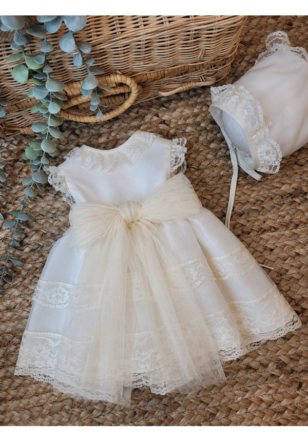 VESTIDO BAUTIZO ORGANZA TUL ROSA PALO SIN MANGAS Y CAPOTA. Lazo beige