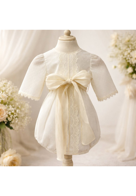 PELELE BAUTIZO TUL MANGA LARGA FORRADO BEIGE CON PUNTILLA GRANDE CENTRAL CON CAPOTA beige-bco roto
