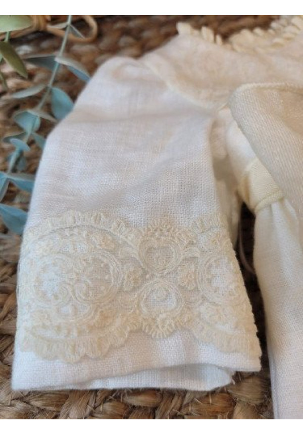 Vestido de Bautizo para Niña en Lino 100% con Lazo y Encaje color beige 