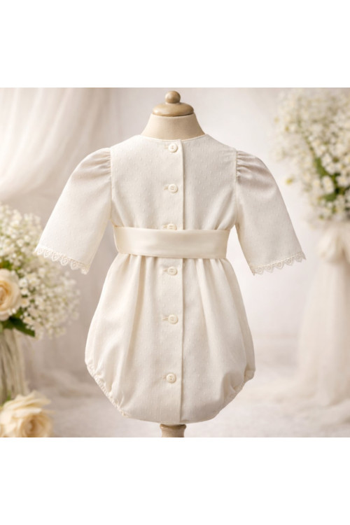 PELELE BAUTIZO TUL MANGA LARGA FORRADO BEIGE CON PUNTILLA GRANDE CENTRAL CON CAPOTA beige-bco roto